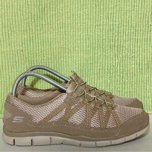 Skechers Gratis Strolling Womens Taupe Lightweight Slip On Sneakers Shoes SZ 7